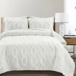 Kirkland's Home Quilts-Daisy Trellis Ruffles 3-Pc. Queen Quilt Set